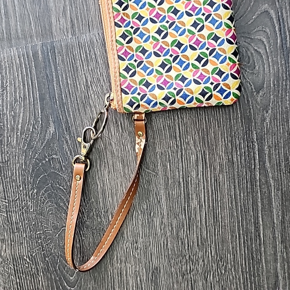 Authentic Fossil Clutch - Picture 8 of 11